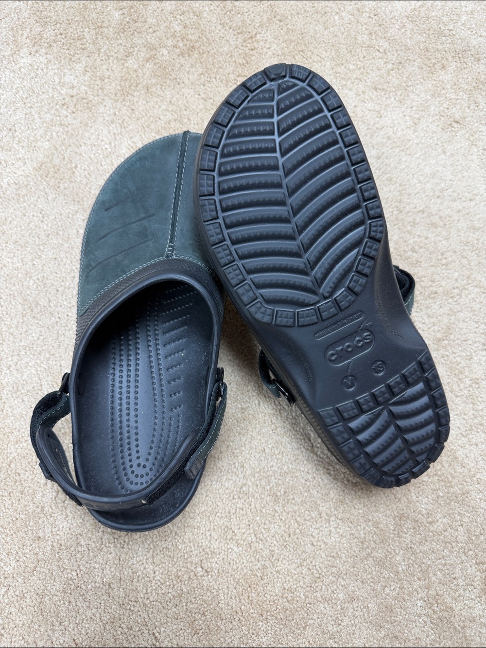 Crocs Men's Adjustable Strap Slip-On Clogs in Dark Green size 13 - Picture 2 of 2